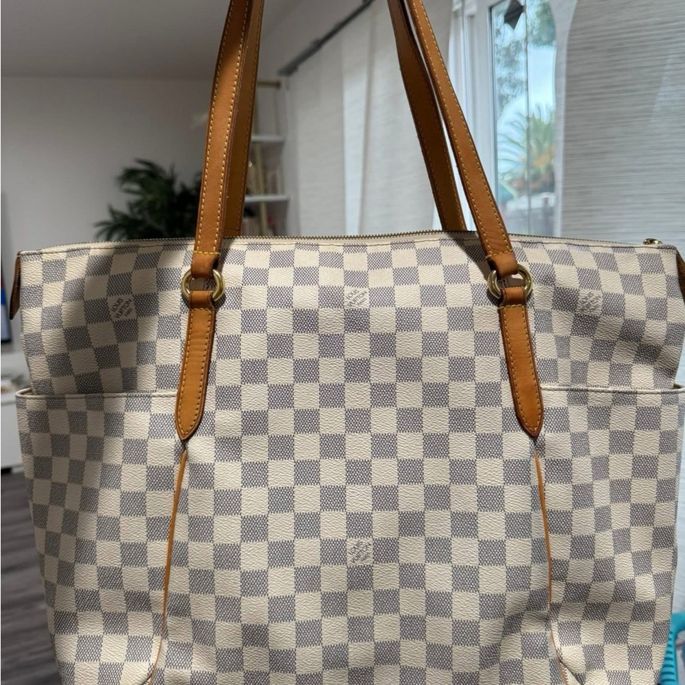 Louis Vuitton Totally GM size